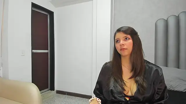 Snapshot of Charlotte-Star chatting on November 19, 9:04 pm Charlotte-Star online show from November 19, 9:04 pm