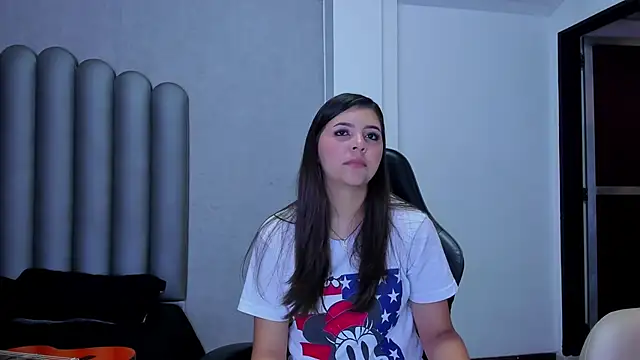 Snapshot of Charlotte-Star chatting on November 28, 7:38 pm Charlotte-Star online show from November 28, 7:38 pm