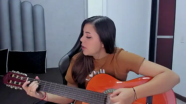 Snapshot of Charlotte-Star chatting on November 29, 7:50 pm Charlotte-Star online show from November 29, 7:50 pm