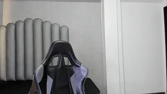 Snapshot of Charlotte-Star chatting on December 4, 8:50 pm Charlotte-Star online show from December 4, 8:50 pm