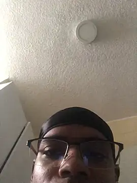 criss zuri online show from January 14, 1:06 pm