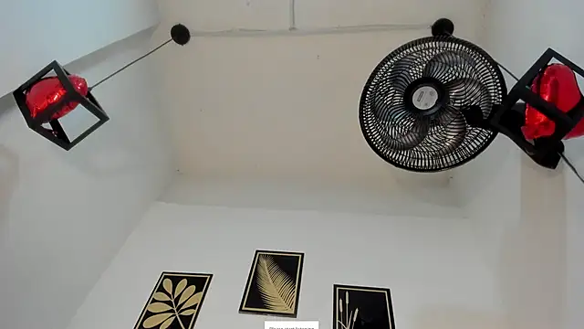 criss zuri online show from April 2, 12:58 pm