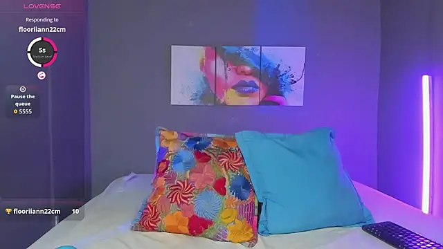 Snapshot of meghanmaslow chatting on October 22, 10:09 pm meghanmaslow online show from October 22, 10:09 pm