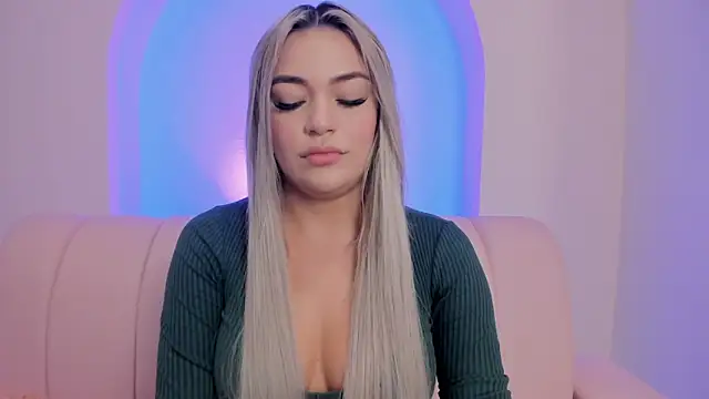 milaowens online show from February 16, 11:06 am