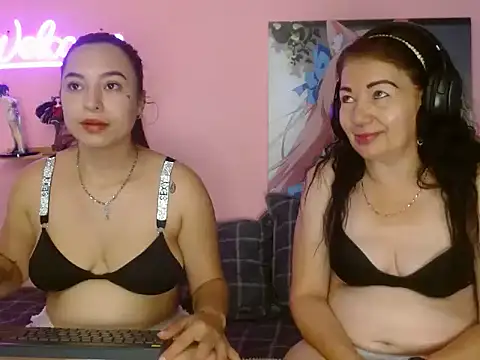 estefania 34 online show from October 9, 8:07 pm