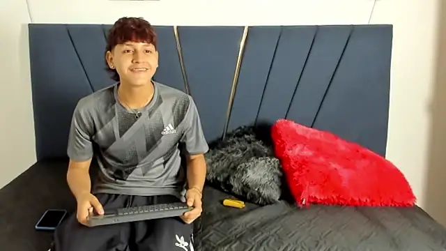 zeusapollofuck online show from September 12, 9:59 pm