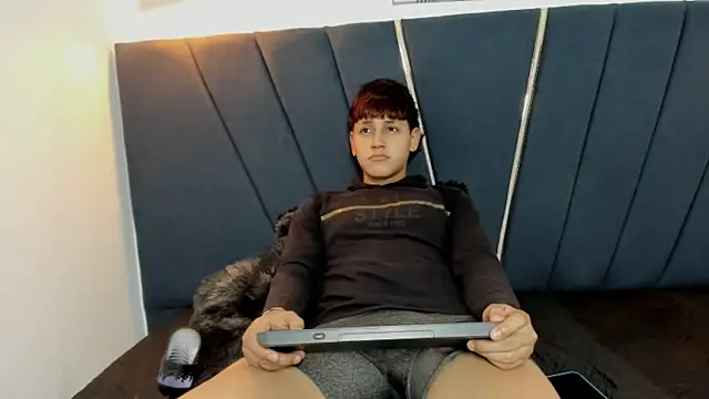 zeusapollofuck online show from September 30, 8:14 pm