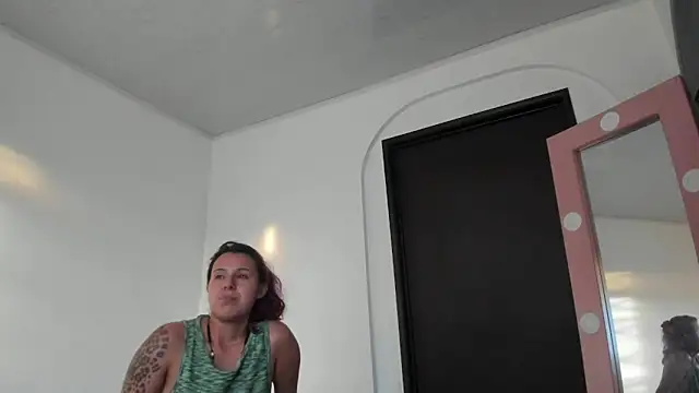 Liceth hottt09 online show from April 11, 10:36 pm