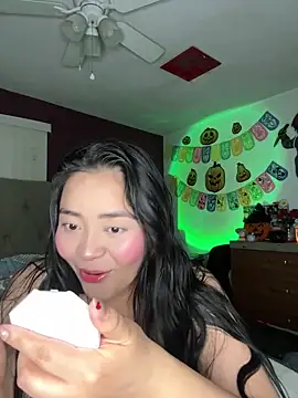 Snapshot of MyHoneyFrida chatting on October 20, 3:40 am MyHoneyFrida online show from October 20, 3:40 am