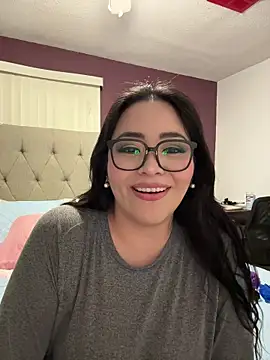 Snapshot of MyHoneyFrida chatting on November 28, 4:59 am MyHoneyFrida online show from November 28, 4:59 am