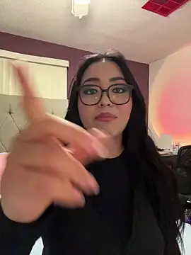 Snapshot of MyHoneyFrida chatting on November 29, 6:27 am MyHoneyFrida online show from November 29, 6:27 am