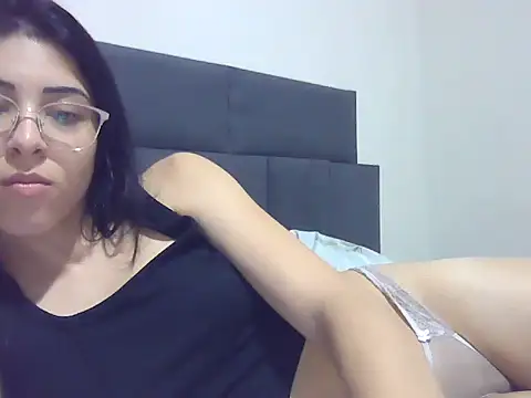 lari arrudinha online show from October 28, 12:03 am