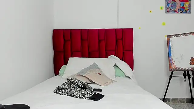 Snapshot of berenicelV chatting on October 23, 1:38 am berenicelV online show from October 23, 1:38 am