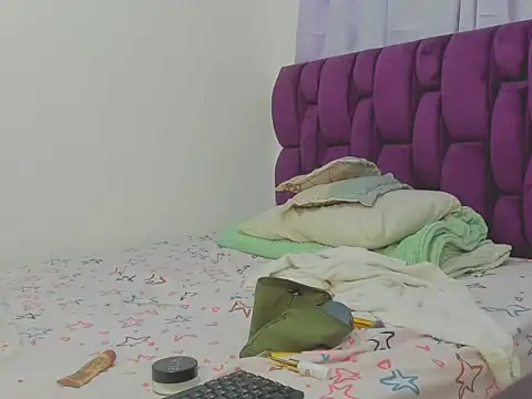 Snapshot of berenicelV chatting on November 26, 3:57 pm berenicelV online show from November 26, 3:57 pm