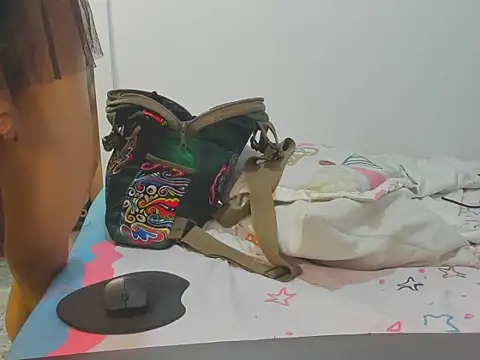 Snapshot of berenicelV chatting on November 27, 10:34 pm berenicelV online show from November 27, 10:34 pm