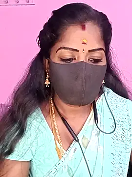 Snapshot of tamilammukuttyy chatting on April 23, 7:52 am tamilammukuttyy online show from April 23, 7:52 am