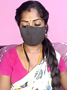 Snapshot of tamilammukuttyy chatting on April 28, 5:01 am tamilammukuttyy online show from April 28, 5:01 am