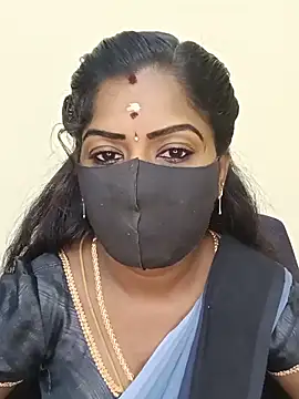 Snapshot of tamilammukuttyy chatting on June 10, 7:07 am tamilammukuttyy online show from June 10, 7:07 am
