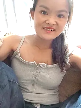 Snapshot of xinhxinhcute chatting on October 17, 11:18 pm xinhxinhcute online show from October 17, 11:18 pm