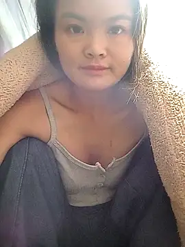 Snapshot of xinhxinhcute chatting on October 18, 11:49 pm xinhxinhcute online show from October 18, 11:49 pm