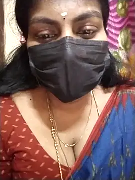 Snapshot of Nithiila chatting on September 15, 7:41 am Nithiila online show from September 15, 7:41 am