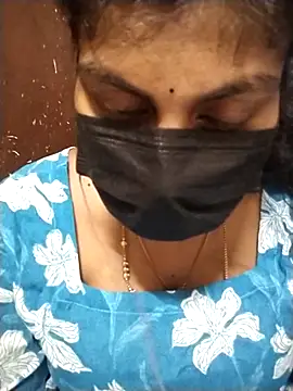 Snapshot of Nithiila chatting on October 1, 11:38 am Nithiila online show from October 1, 11:38 am