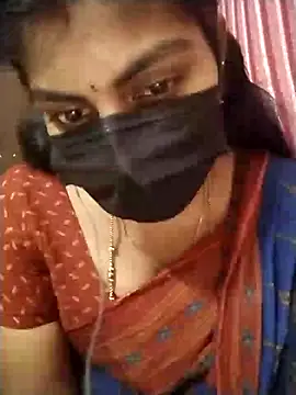 Snapshot of Nithiila chatting on October 18, 5:54 am Nithiila online show from October 18, 5:54 am