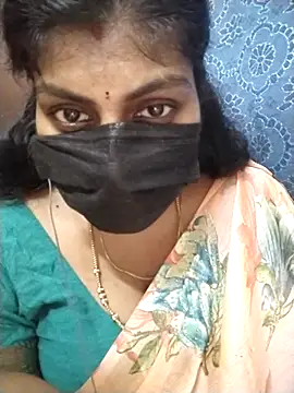 Snapshot of Nithiila chatting on October 27, 7:01 am Nithiila online show from October 27, 7:01 am