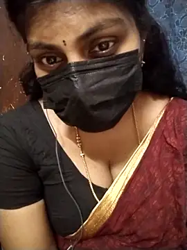 Snapshot of Nithiila chatting on November 18, 5:45 am Nithiila online show from November 18, 5:45 am