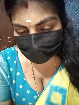 Snapshot of Nithiila chatting on November 22, 5:39 am Nithiila online show from November 22, 5:39 am