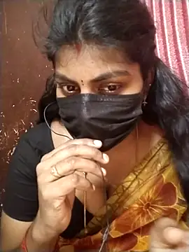 Snapshot of Nithiila chatting on November 24, 8:47 am Nithiila online show from November 24, 8:47 am