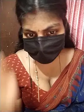 Snapshot of Nithiila chatting on November 30, 5:44 am Nithiila online show from November 30, 5:44 am