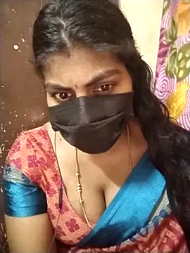 Snapshot of Nithiila chatting on December 15, 5:01 am Nithiila online show from December 15, 5:01 am