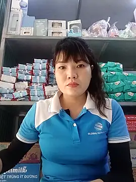 Snapshot of Thao_xx chatting on October 26, 7:25 am Thao xx online show from October 26, 7:25 am