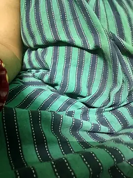 Snapshot of desi_boudi87 chatting on April 22, 5:03 pm desi boudi87 online show from April 22, 5:03 pm