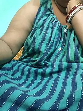Snapshot of desi_boudi87 chatting on May 12, 5:10 pm desi boudi87 online show from May 12, 5:10 pm