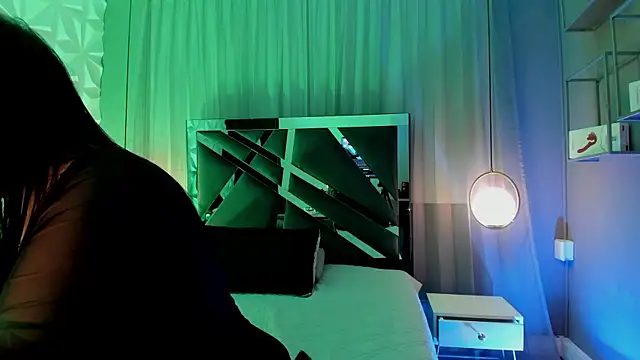 Snapshot of MAGIC_TESSA chatting on December 4, 7:55 pm MAGIC TESSA online show from December 4, 7:55 pm