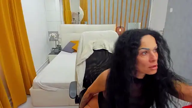 Snapshot of MarbellaRyder chatting on November 8, 12:05 pm MarbellaRyder online show from November 8, 12:05 pm