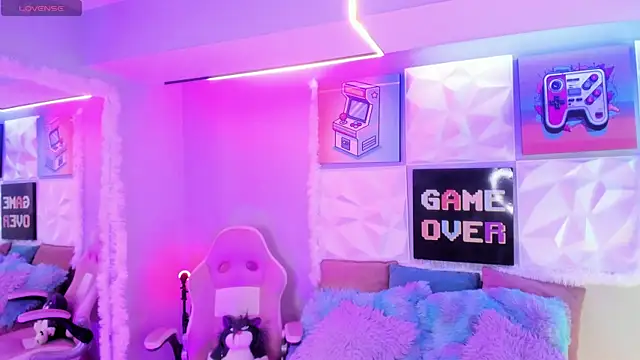 LindaWz  online show from January 9, 4:48 am