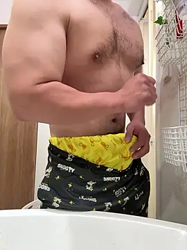 sukebegorilla online show from April 5, 12:30 am