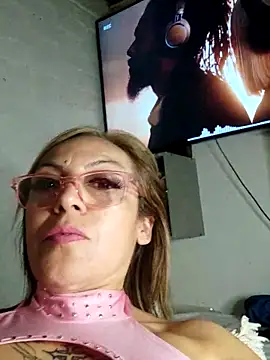 Snapshot of Gatithaaa chatting on October 14, 3:13 pm Gatithaaa online show from October 14, 3:13 pm