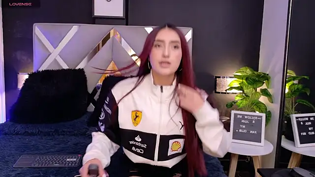 Snapshot of Miia_bunny chatting on October 7, 8:17 pm Miia bunny online show from October 7, 8:17 pm