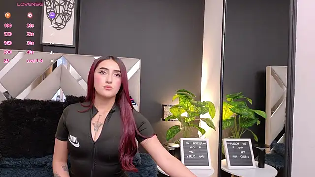 Snapshot of Miia_bunny chatting on October 13, 8:09 pm Miia bunny online show from October 13, 8:09 pm