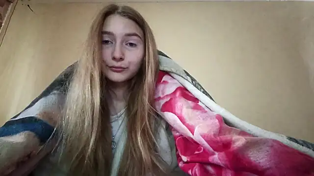 Snapshot of Nymera_flare chatting on September 25, 6:39 am Nymera flare online show from September 25, 6:39 am