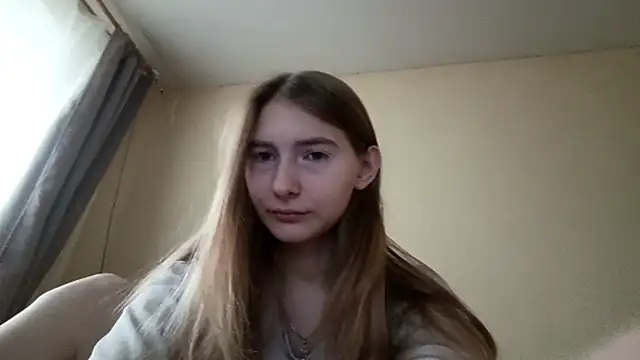 Snapshot of Nymera_flare chatting on November 7, 6:35 am Nymera flare online show from November 7, 6:35 am