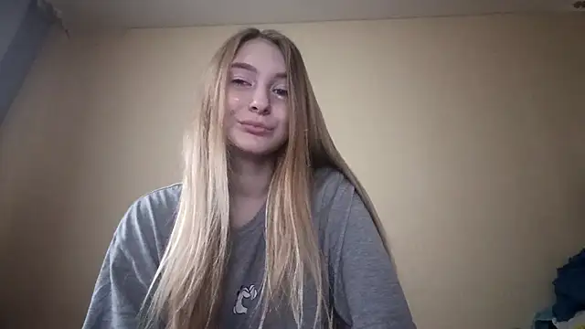 Snapshot of Nymera_flare chatting on November 11, 6:35 am Nymera flare online show from November 11, 6:35 am