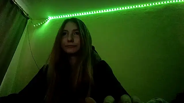 Snapshot of Nymera_flare chatting on November 19, 6:35 am Nymera flare online show from November 19, 6:35 am