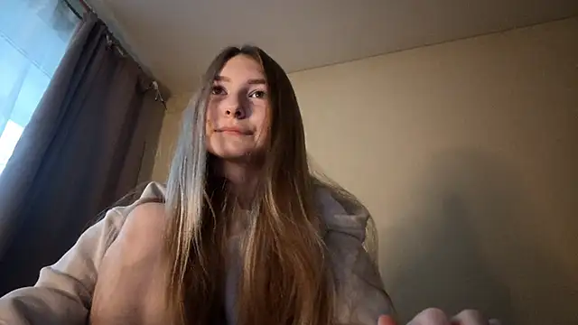 Snapshot of Nymera_flare chatting on November 27, 6:26 am Nymera flare online show from November 27, 6:26 am