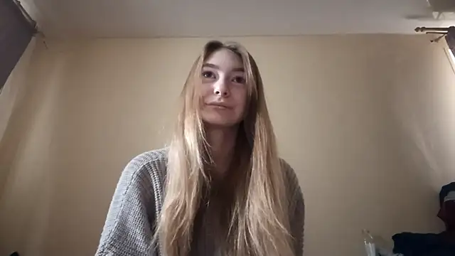 Snapshot of Nymera_flare chatting on December 3, 8:23 am Nymera flare online show from December 3, 8:23 am