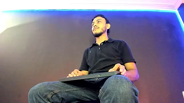 Boss Domiinator online show from April 8, 11:21 am